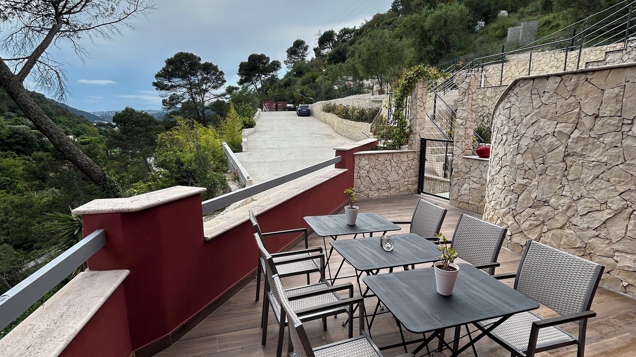 Photo of Outdoor in Drap