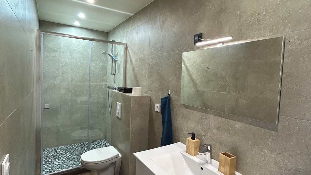 Photo of Bathroom in Drap