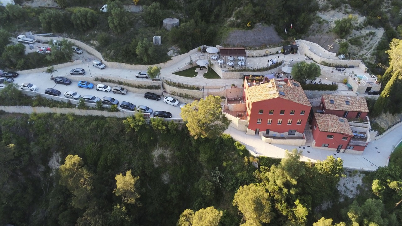 Photo of Outdoor in Drap