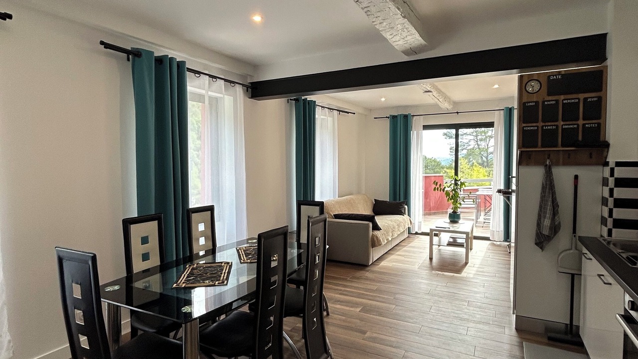 Photo of Others in Drap