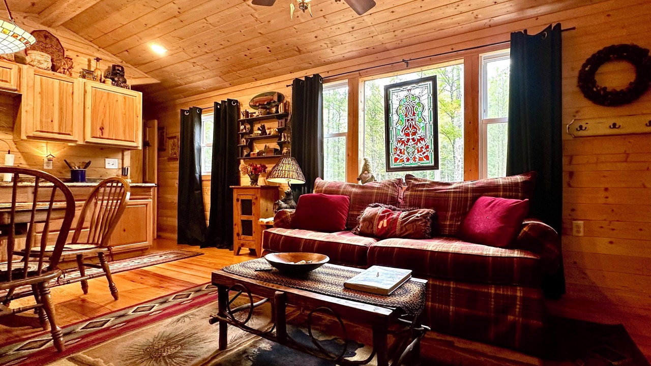 Photo of Livingroom in Cosby