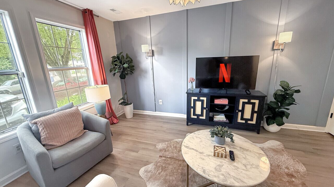 Photo of Livingroom in North Raleigh