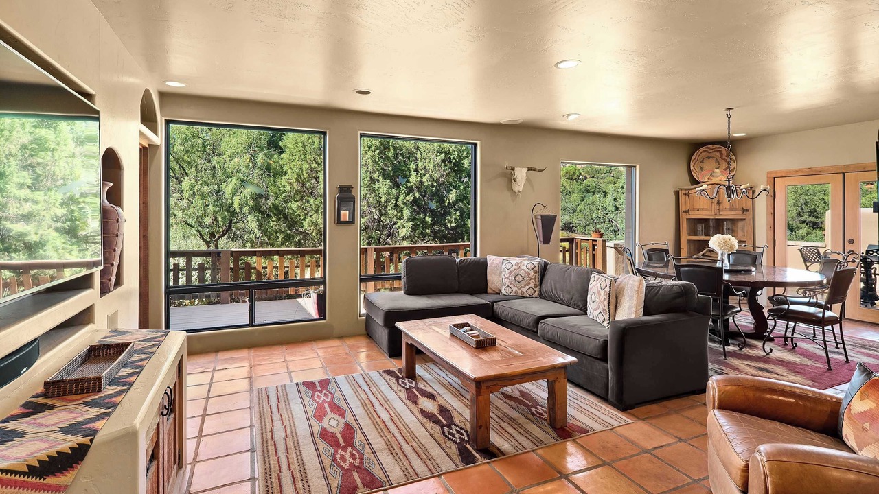 Photo of Livingroom in Oak Creek