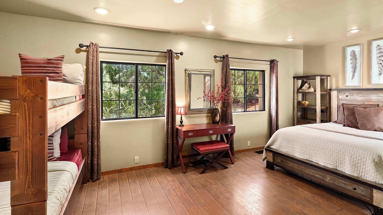 Photo of Bedroom in Oak Creek