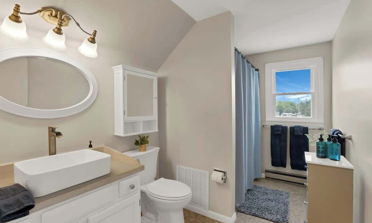 Photo of Bathroom in Buckeye Lake