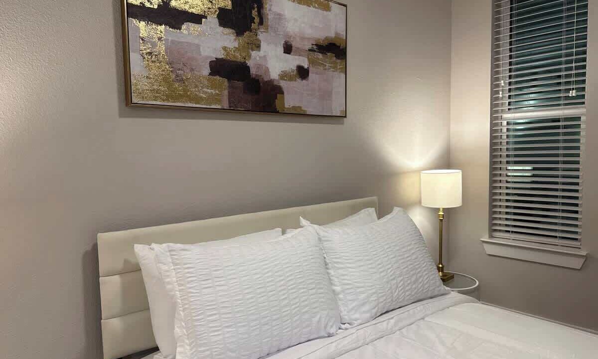 Photo of Bedroom in McNeil