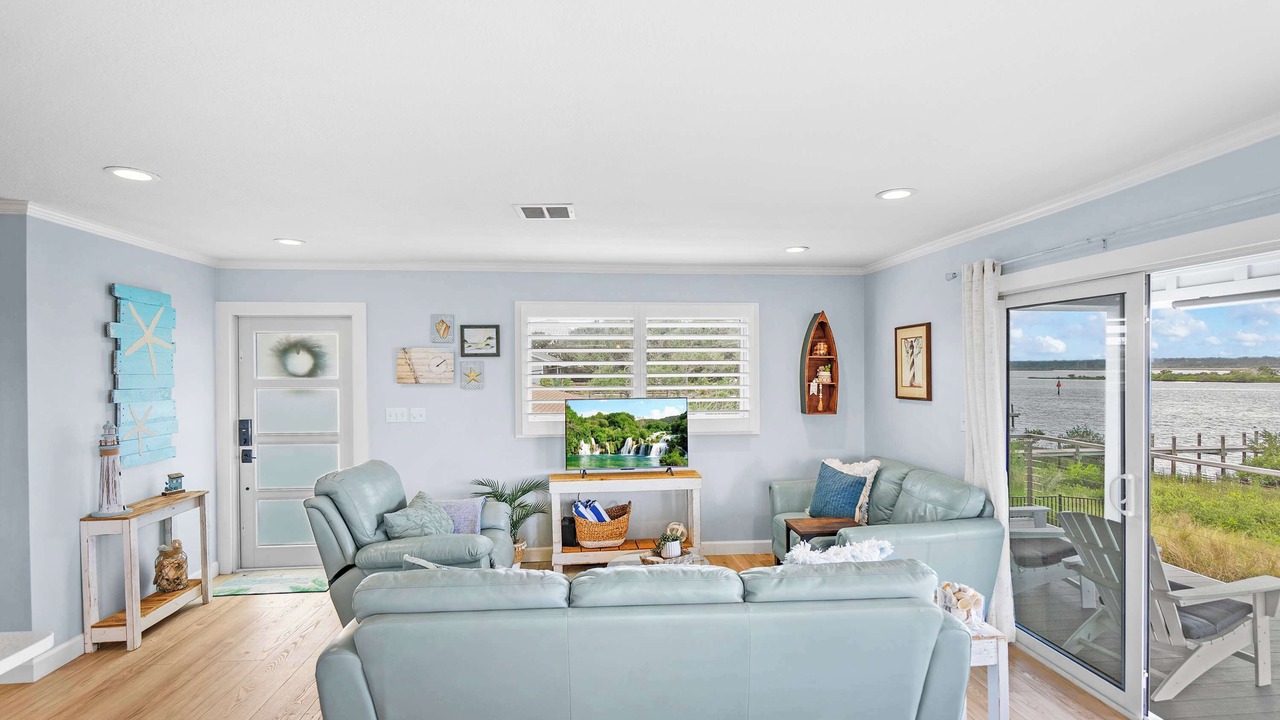 Photo of Livingroom in Crescent Beach