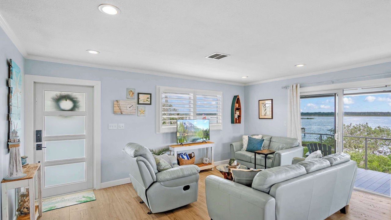 Photo of Livingroom in Crescent Beach