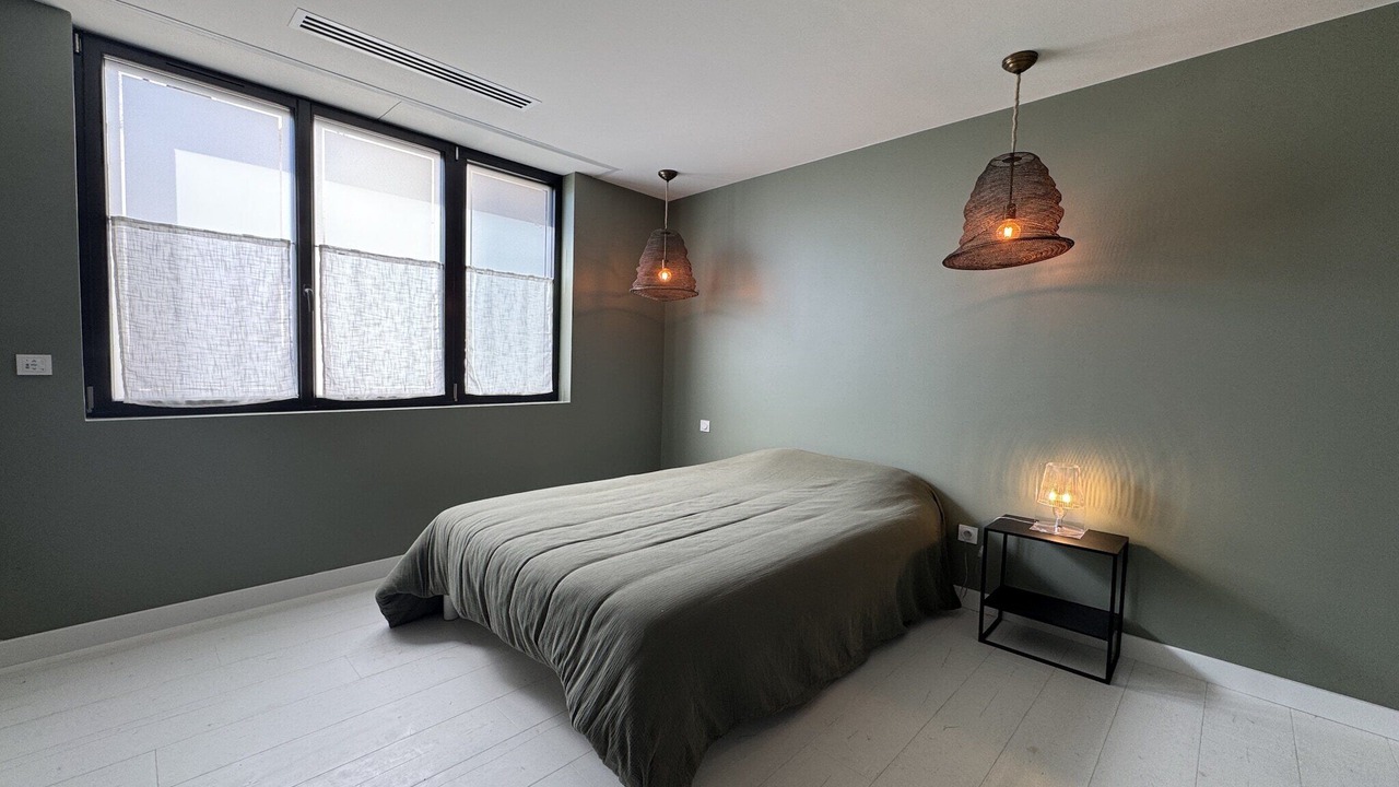 Photo of Others in Flore