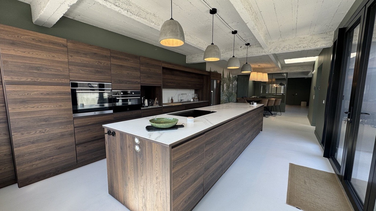 Photo of Others in Flore