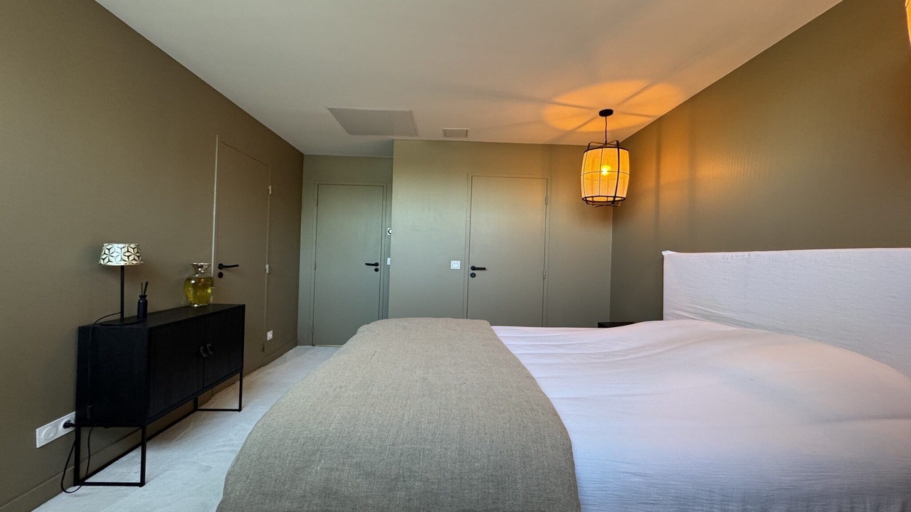 Photo of Others in Flore