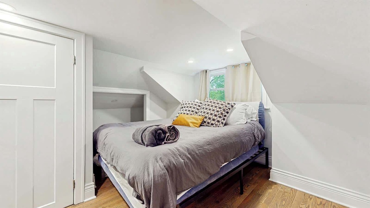 Photo of Bedroom in Forest Park