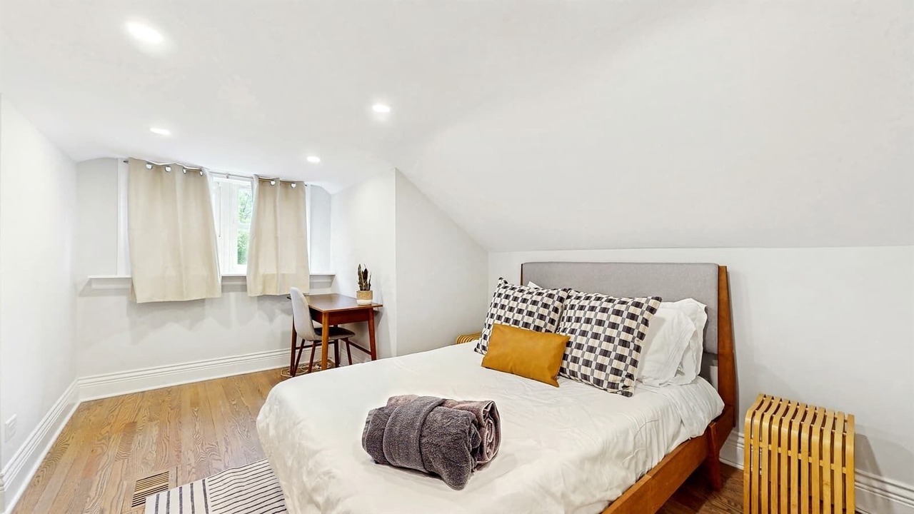 Photo of Bedroom in Forest Park