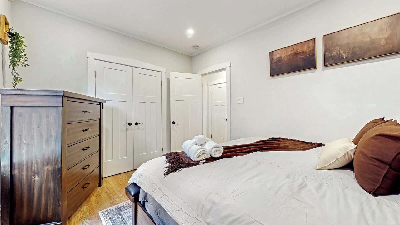 Photo of Bedroom in Forest Park