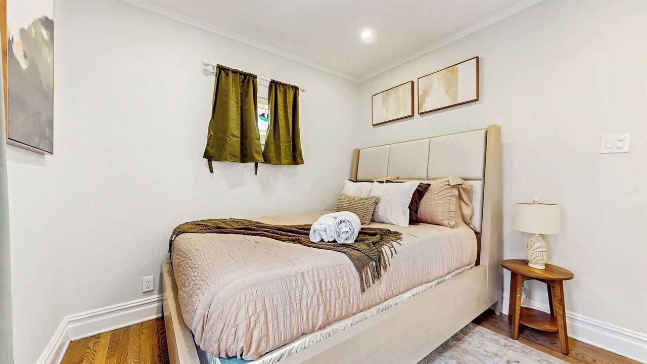 Photo of Bedroom in Forest Park