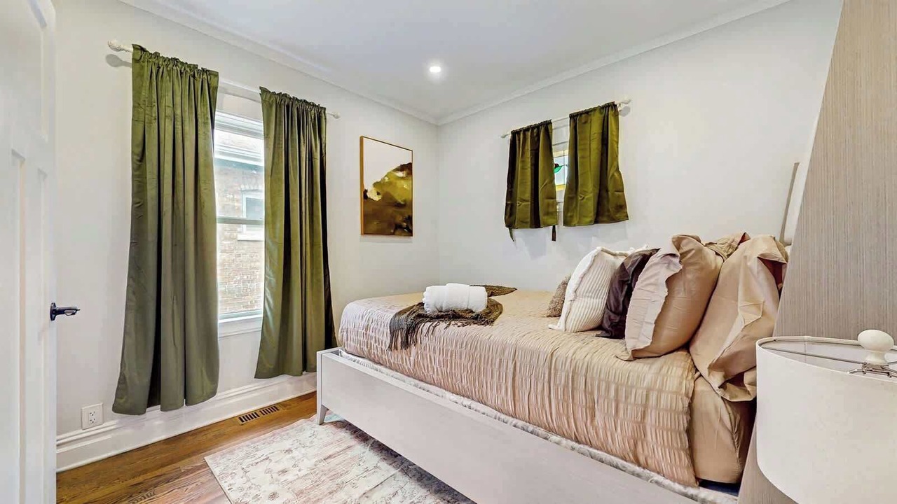 Photo of Bedroom in Forest Park