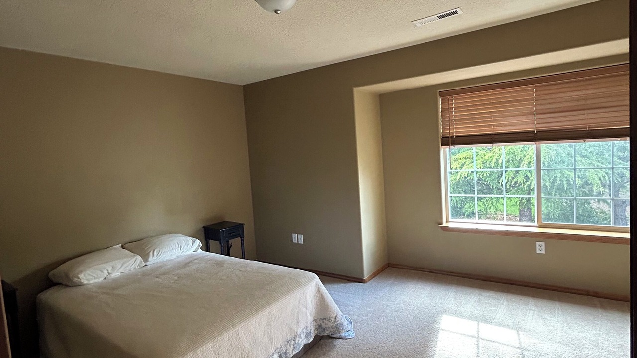 Photo of Bedroom in Pleasant Valley