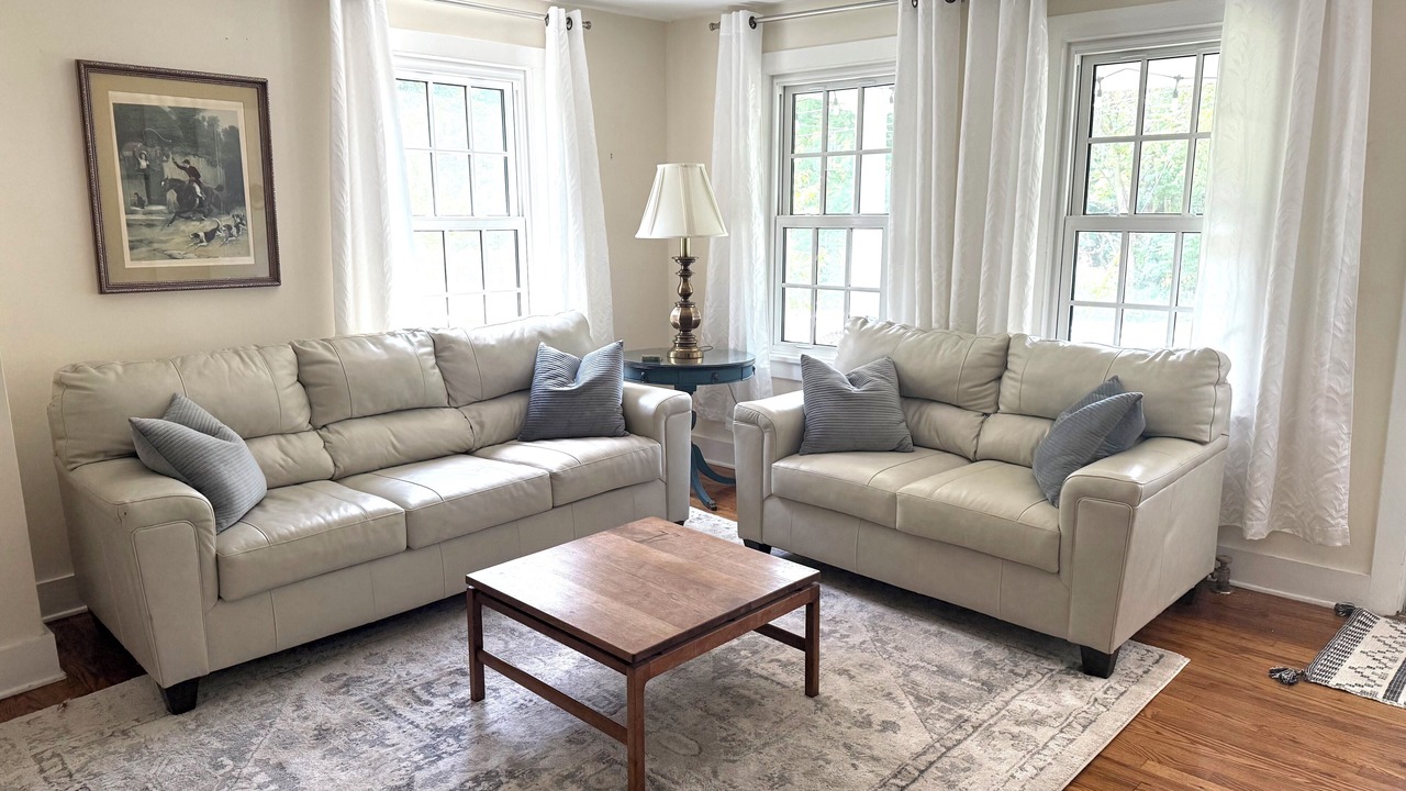 Photo of Livingroom in Middle Hope