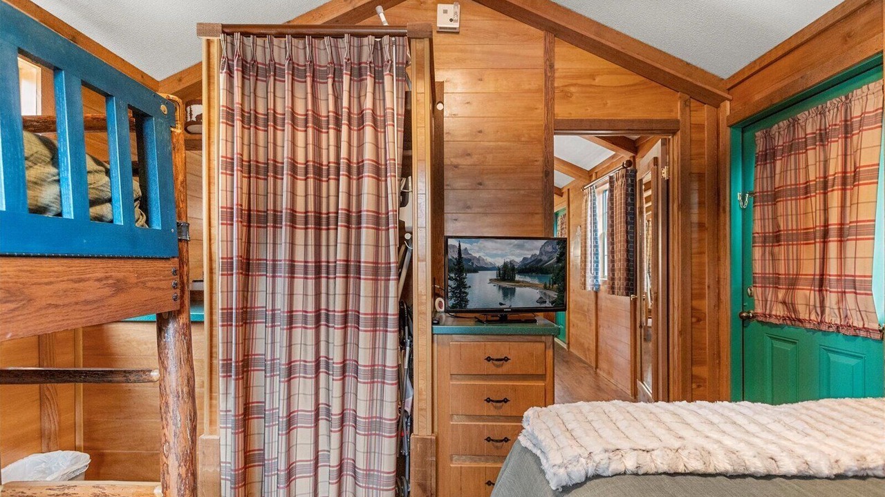 Photo of Bedroom in Loughman