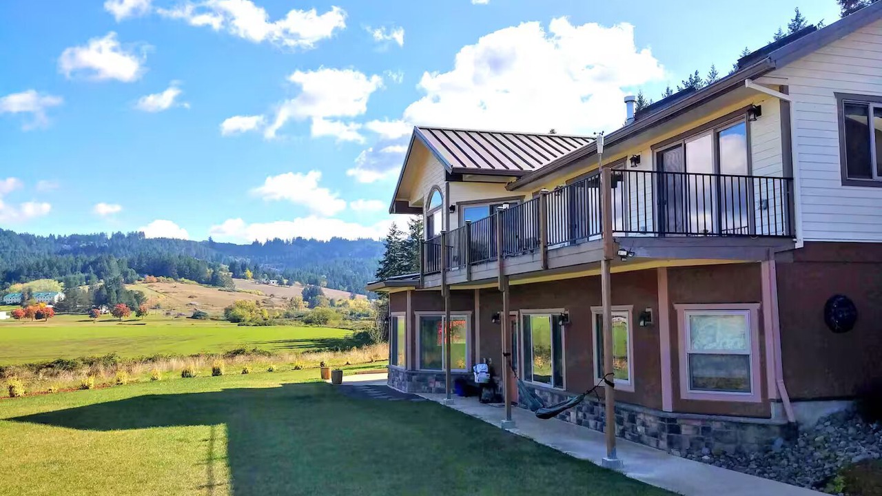 Photo of Others in Gaston