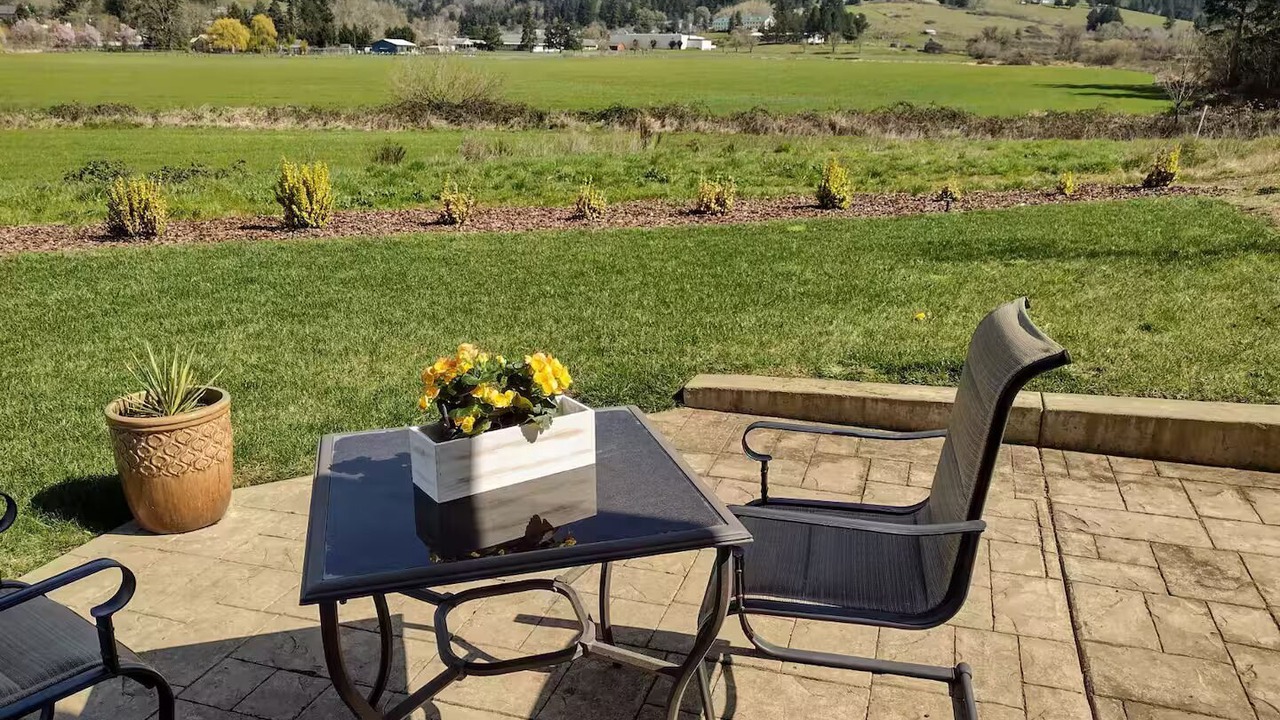 Photo of Others in Gaston