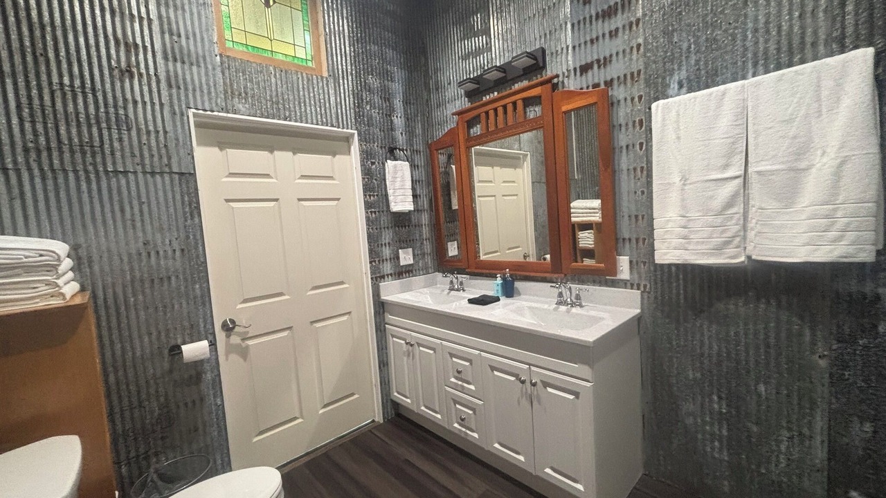 Photo of Bathroom in Elkader