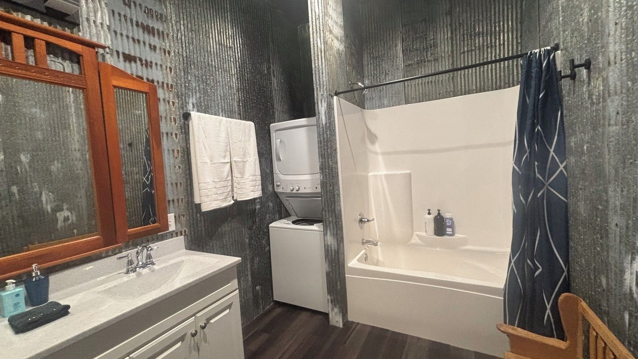 Photo of Bathroom in Elkader