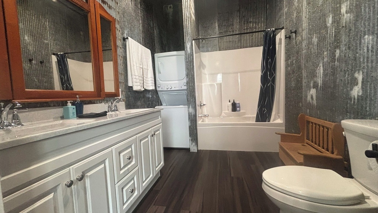 Photo of Bathroom in Elkader
