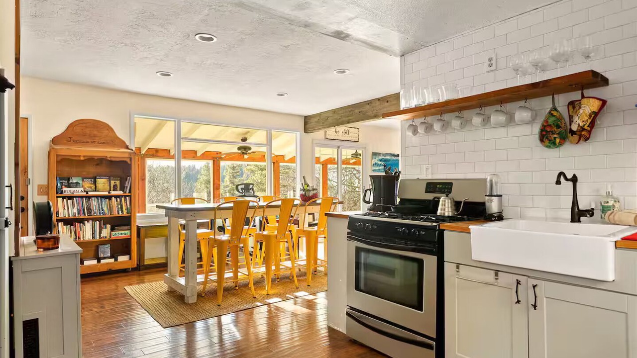 Photo of Kitchen in Running Springs