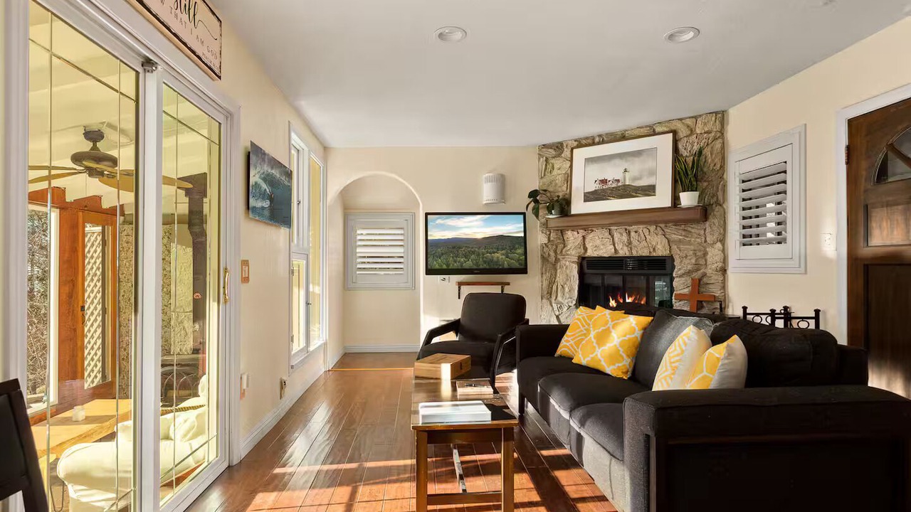 Photo of Livingroom in Running Springs