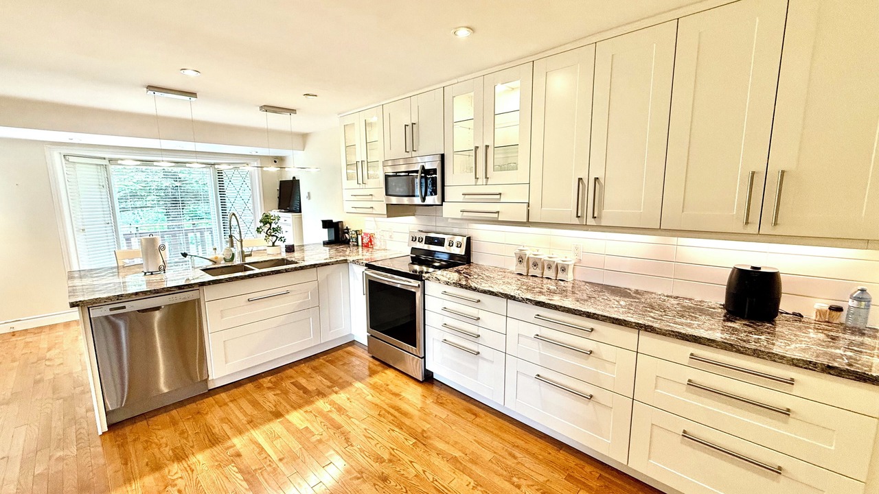 Photo of Kitchen in Mono