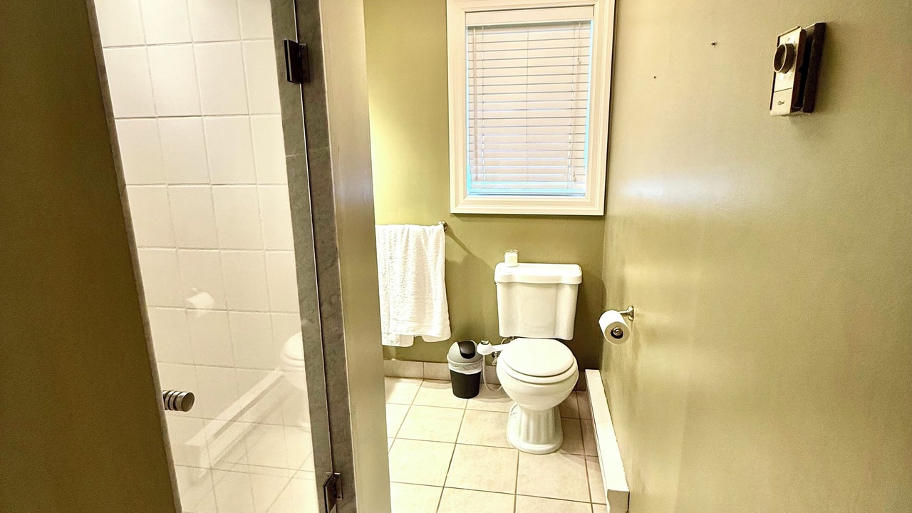 Photo of Bathroom in Mono