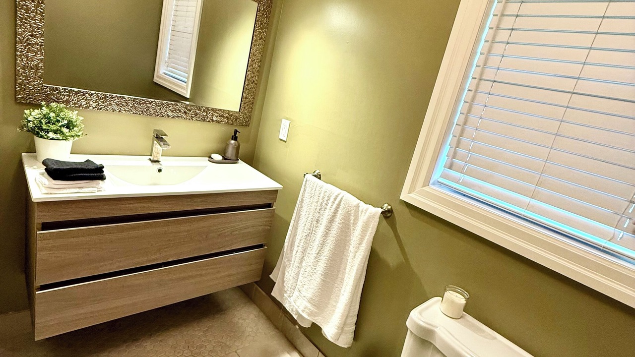 Photo of Bathroom in Mono