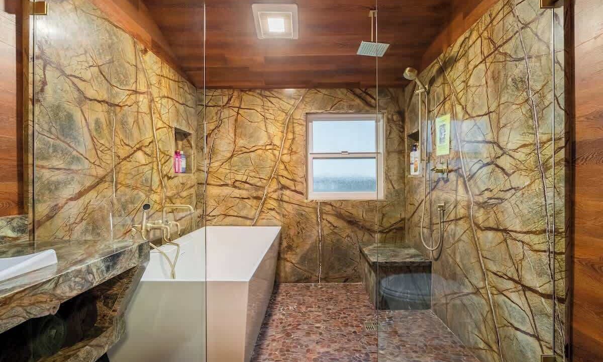 Photo of Bathroom in Westside Santa Cruz