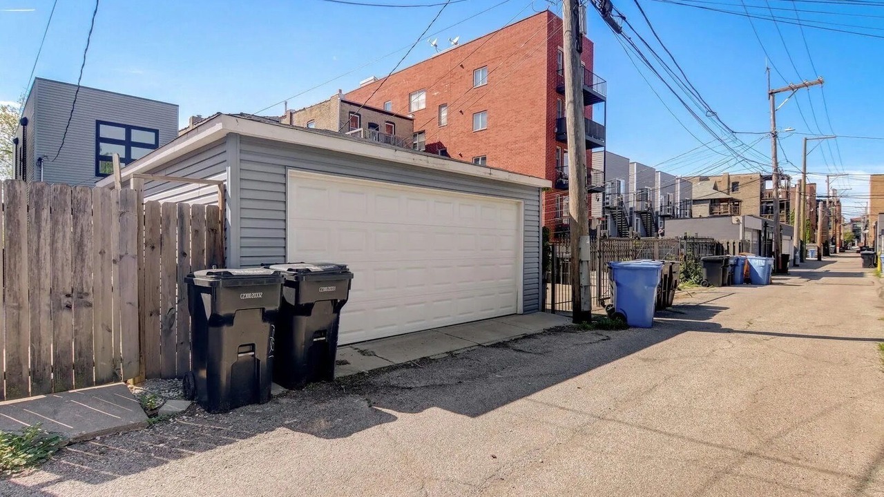 Photo of Outdoor in West Town