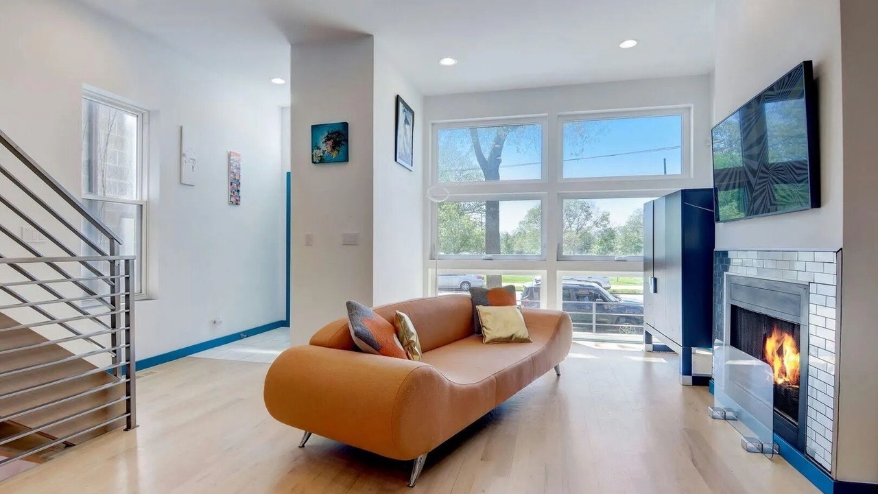 Photo of Livingroom in West Town