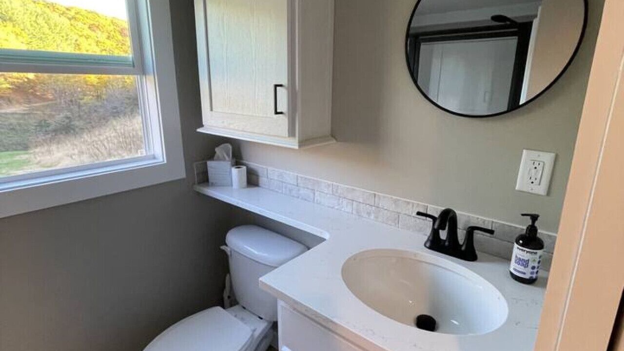 Photo of Bathroom in Mouth of Wilson