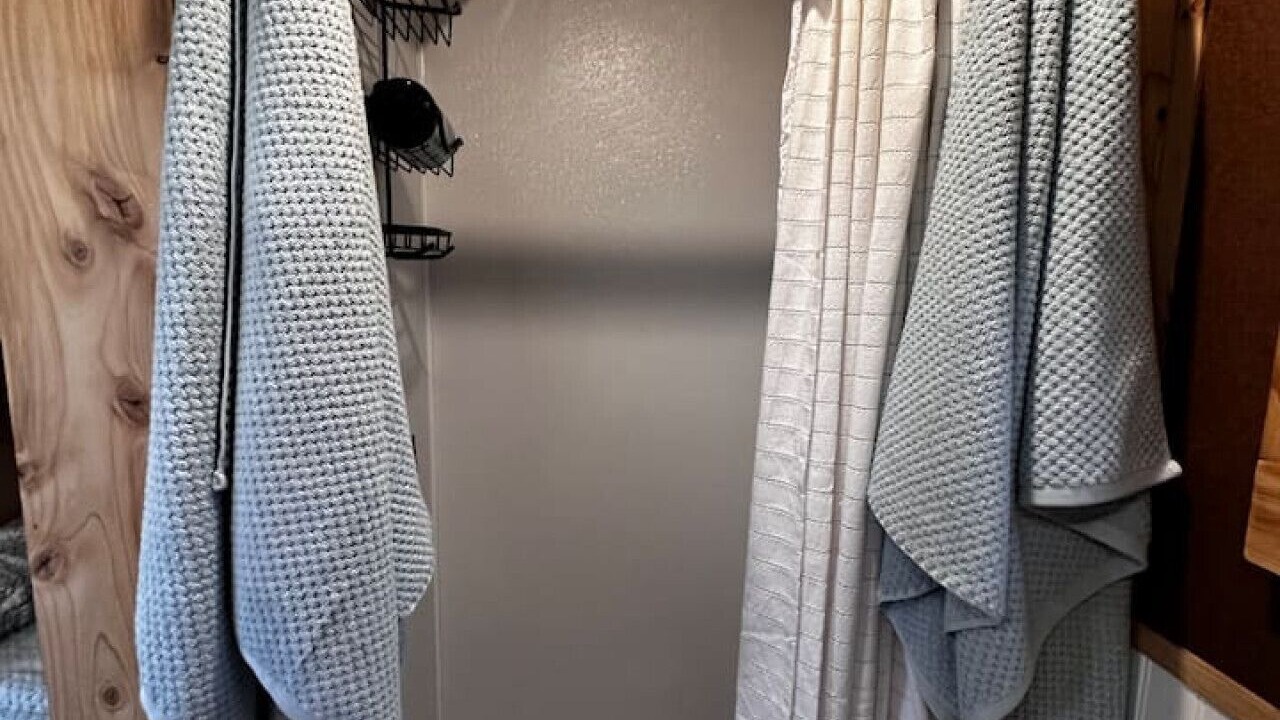 Photo of Bathroom in Mouth of Wilson