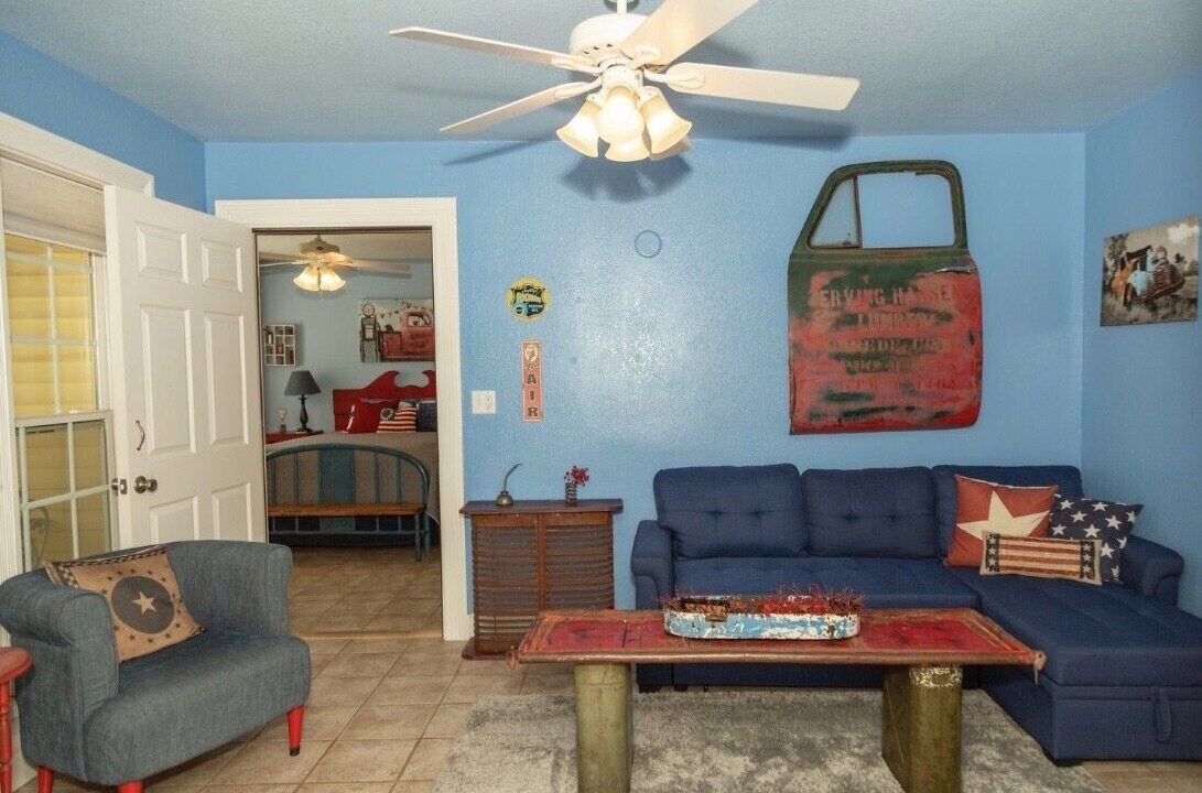 Photo of Livingroom in Creede