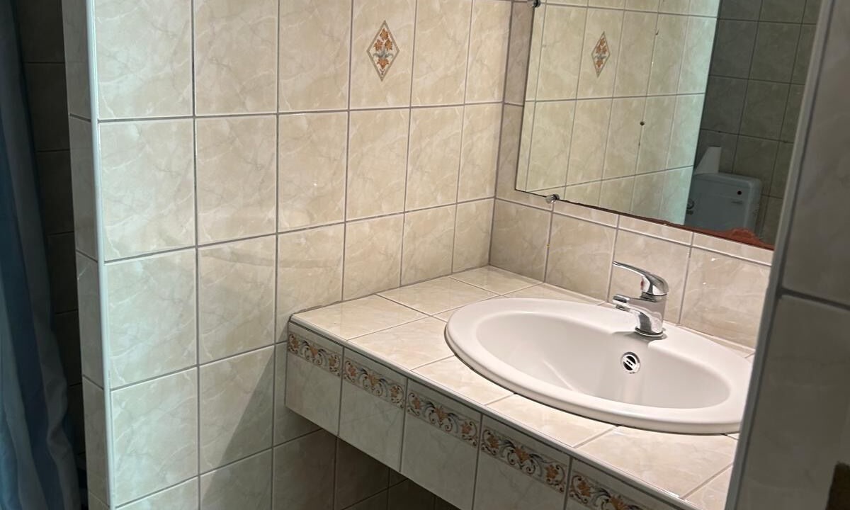 Photo of Bathroom in Villarzel-du-Razes