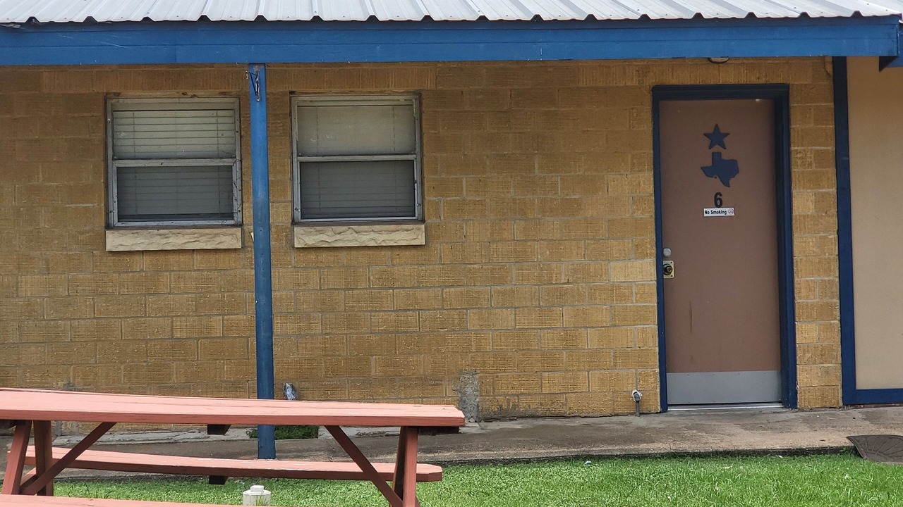 Photo of Outdoor in Buchanan Dam