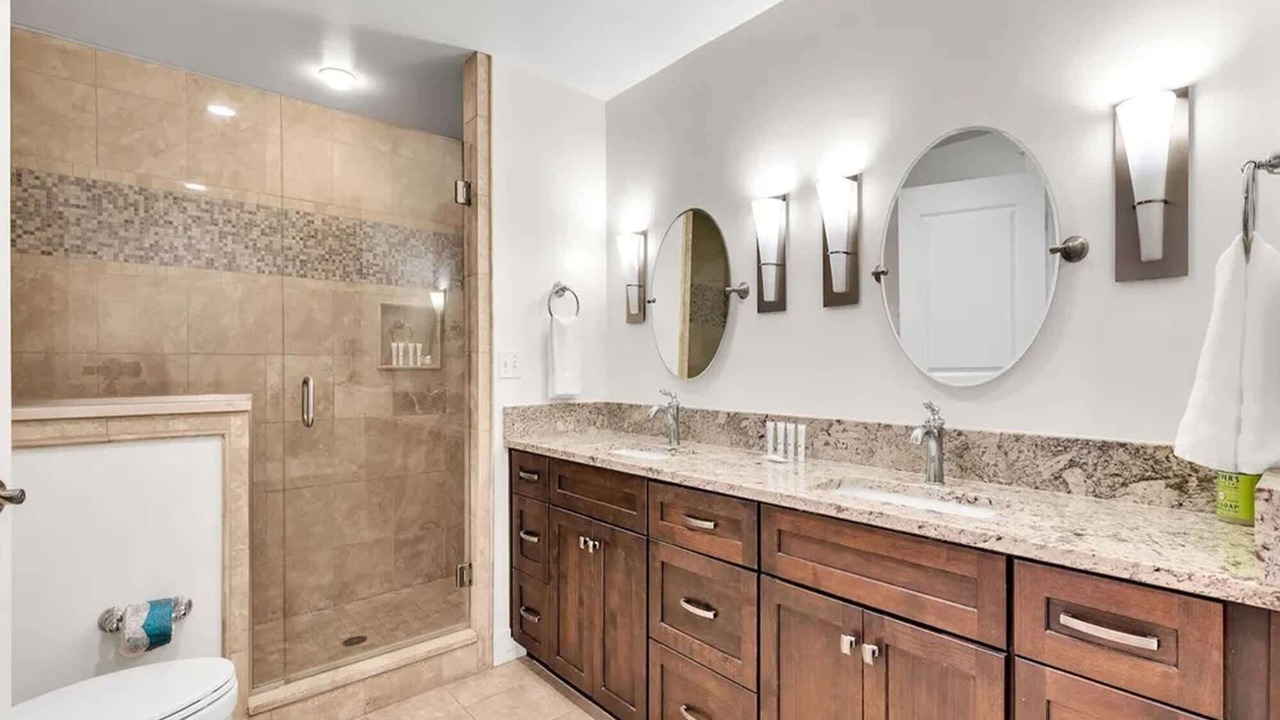 Photo of Bathroom in Gulf District