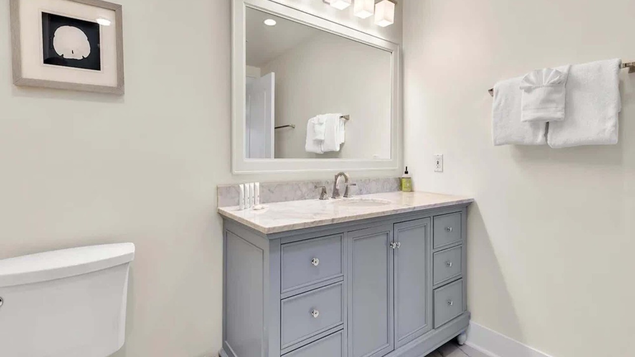 Photo of Bathroom in Gulf District