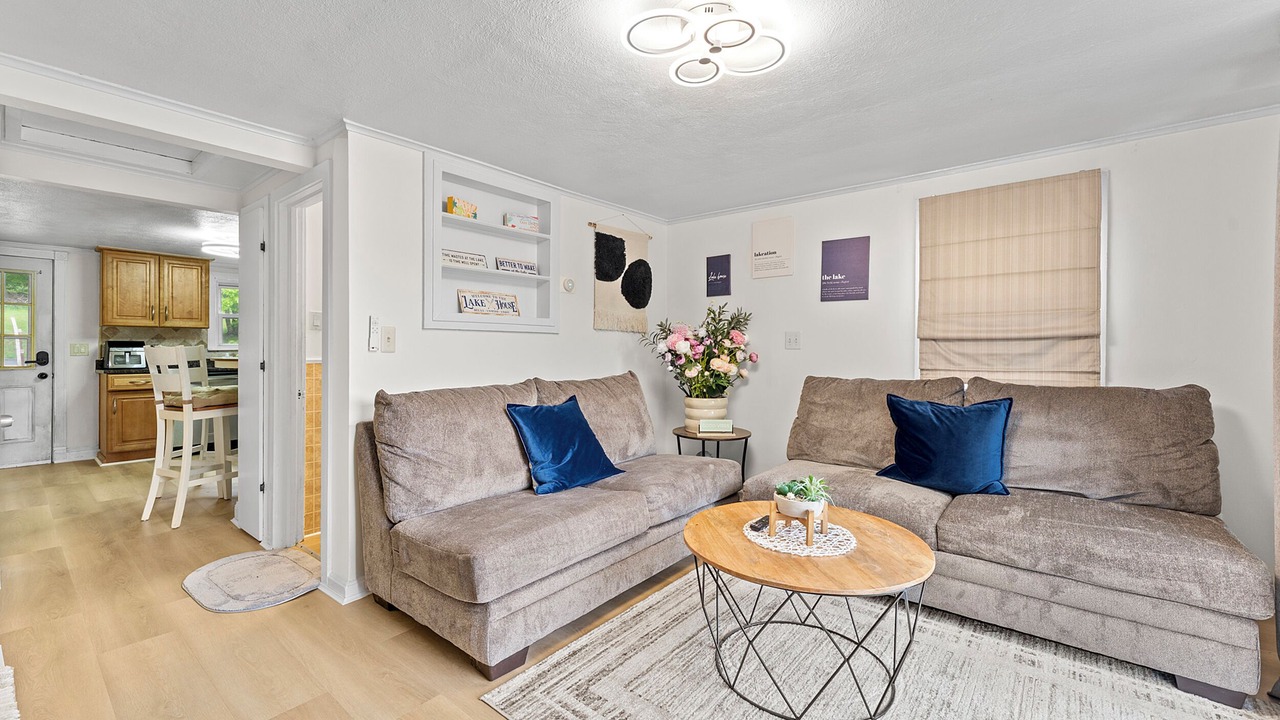 Photo of Livingroom in Plymouth