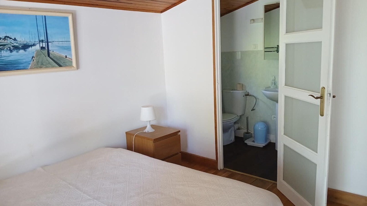 Photo of Bedroom in Montel-de-Gelat