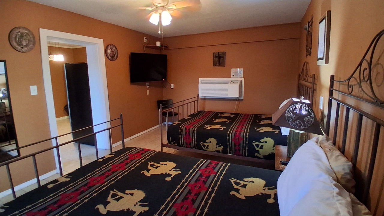 Photo of Bedroom in Buchanan Dam