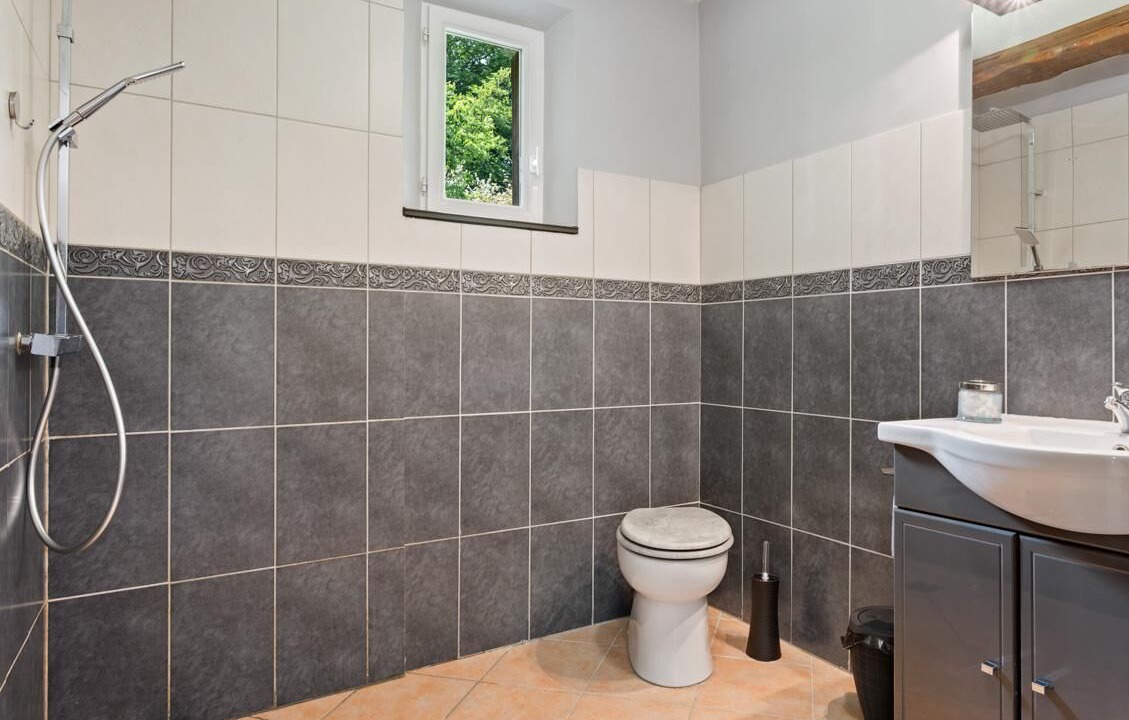 Photo of Bathroom in Mirville