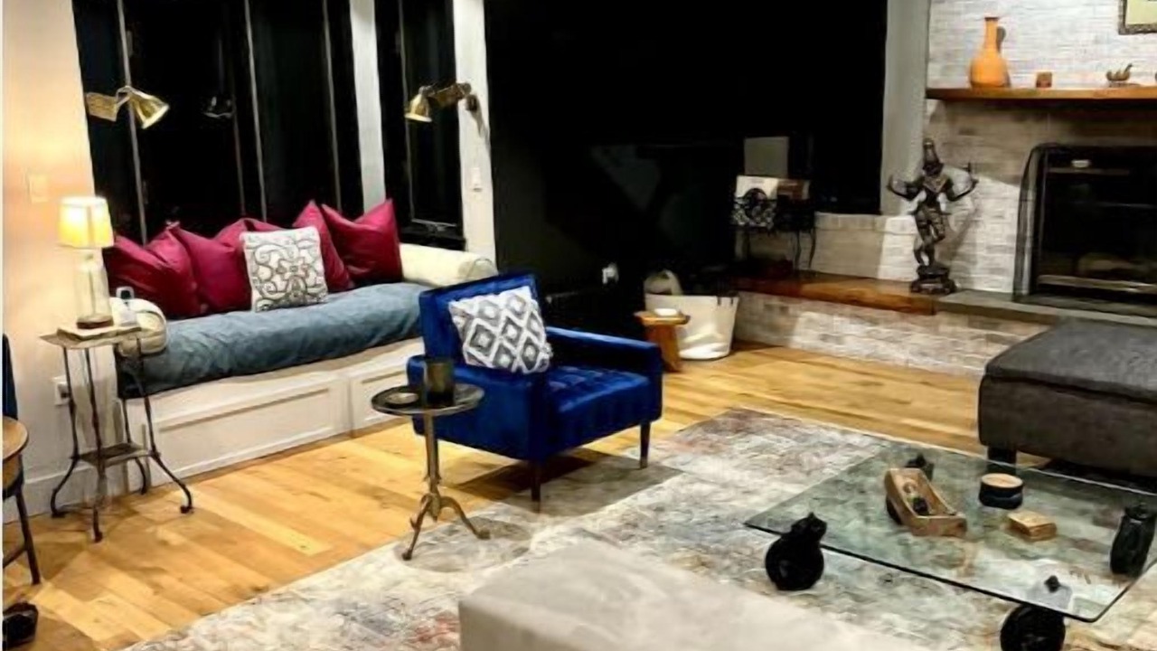 Photo of Livingroom in Hollowville