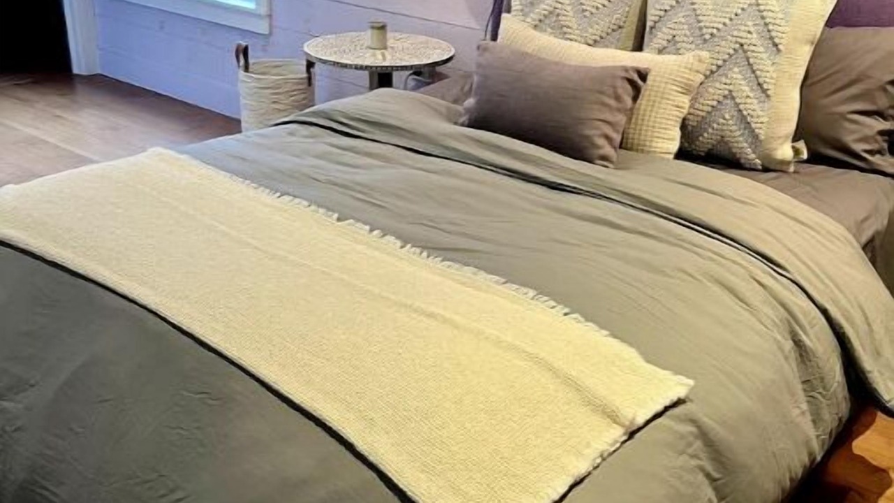 Photo of Bedroom in Hollowville