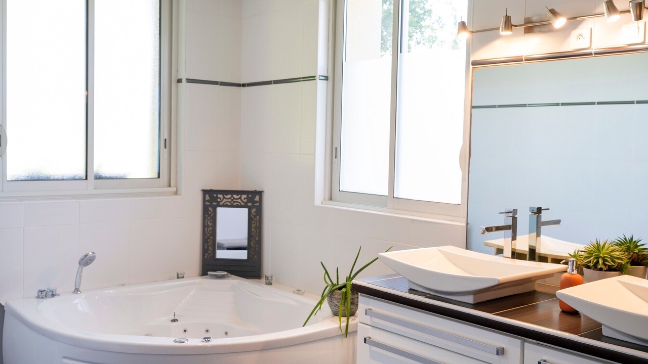 Photo of Bathroom in Mauleon-d'Armagnac